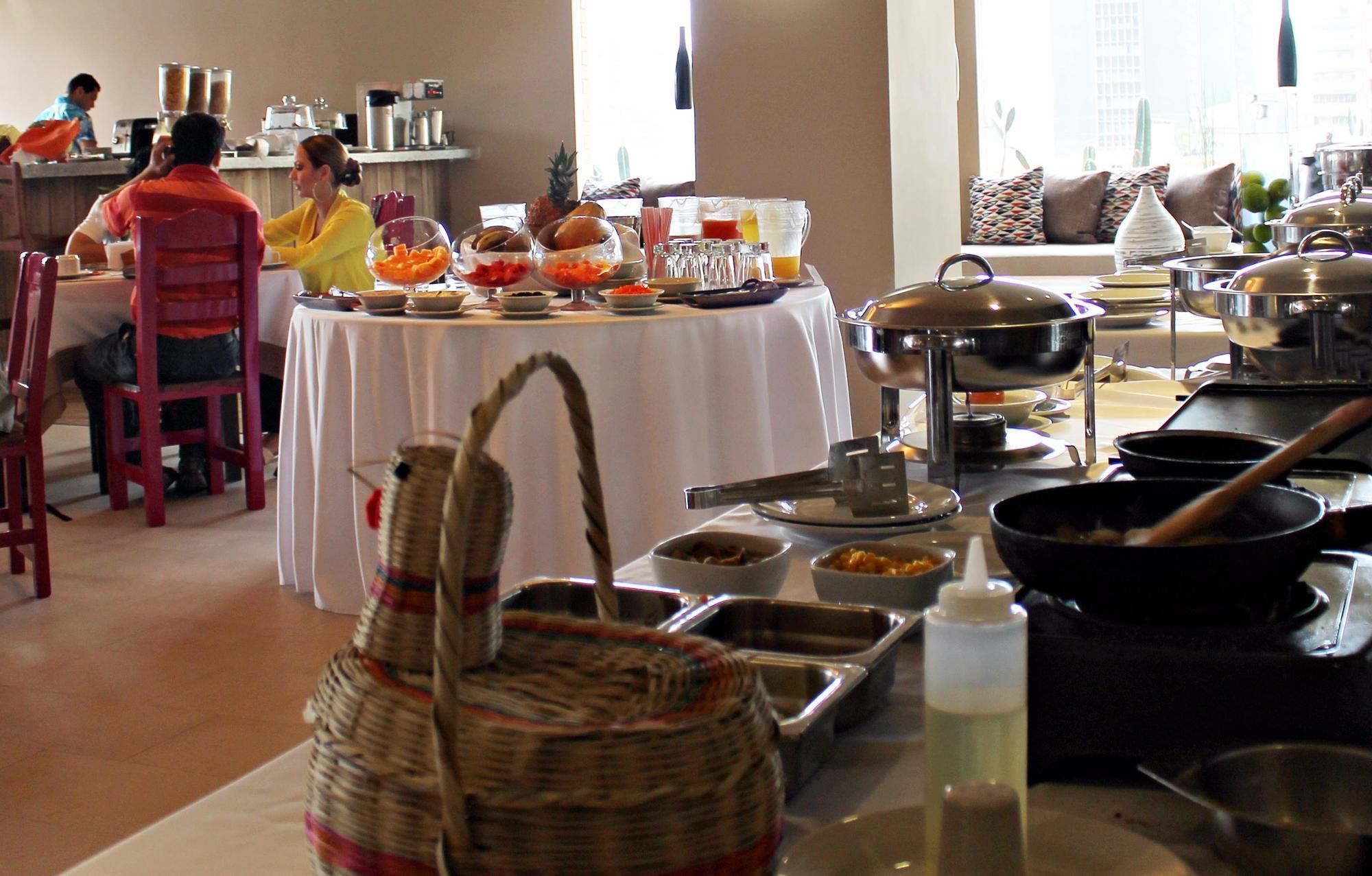 Hotel Ciudad Bonita 부카라망가 외부 사진